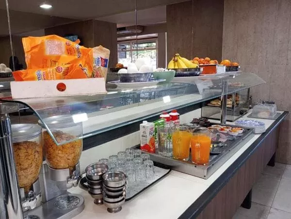 Hotel San Martín em Mendoza - Café da Manhã